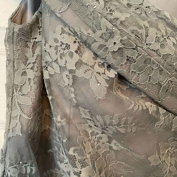 La Femme Platinum Colored Gown Size 16 - Picture 14 of 14